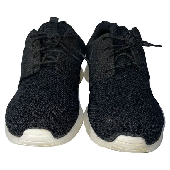 Nike Roshe Running Sneakers in Black Polyester